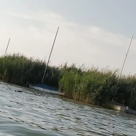 Next To The Beach * Σίοφοκ