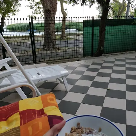 Next To The Beach * Σίοφοκ
